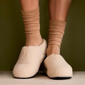 Bombas Cream Sunday Slippers